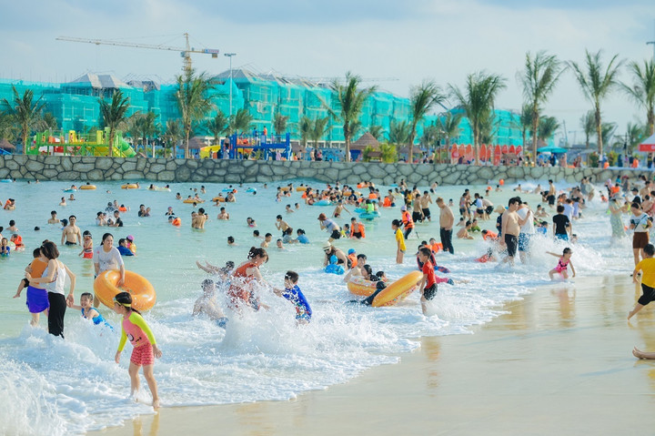 Cư dân Vinhomes hết lời khen ngợi lễ hội biển Summer Dream - 3