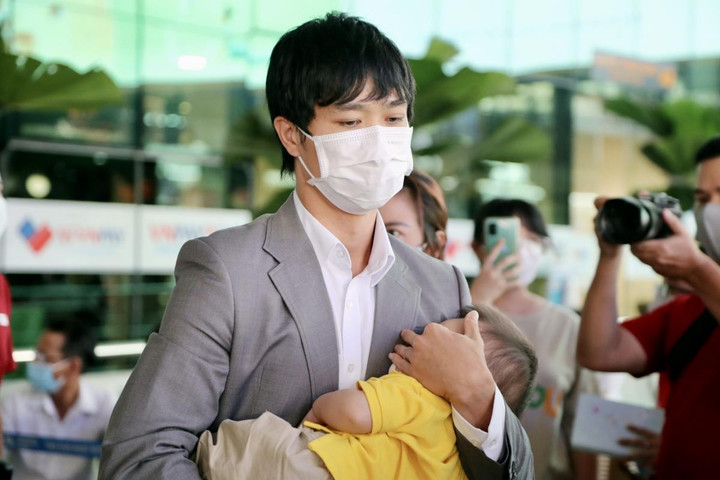 Hành động nhỏ nhưng tinh tế với con của Công Phượng, Xuân Trường, Công Vinh - 2