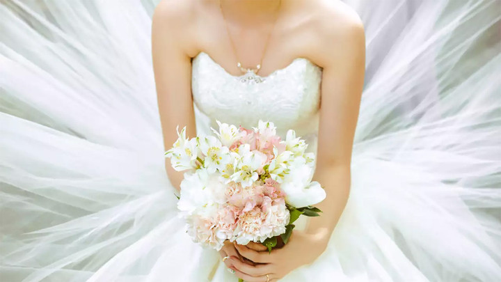 Cảm thấy nhục khi mời cưới cả công ty nhưng chỉ 1 người đến, cô gái bỏ việc - 1