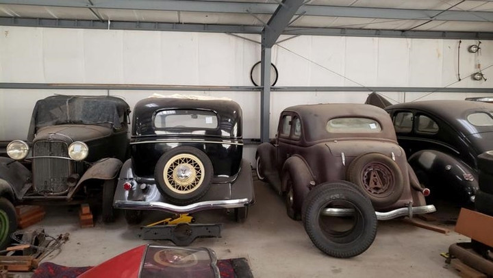 Cận cảnh bộ sưu tập xe cổ khổng lồ được cất giấu hơn 30 năm - 12