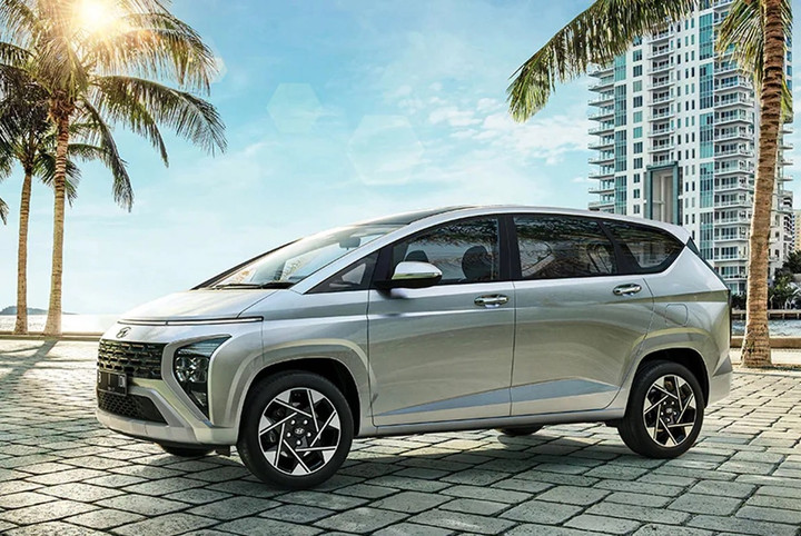 Hyundai Stargazer 2022 giá rẻ bất ngờ lộ diện chạy thử tại Việt Nam - 3