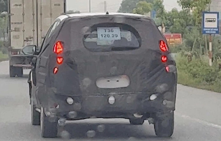 Hyundai Stargazer 2022 giá rẻ bất ngờ lộ diện chạy thử tại Việt Nam - 4