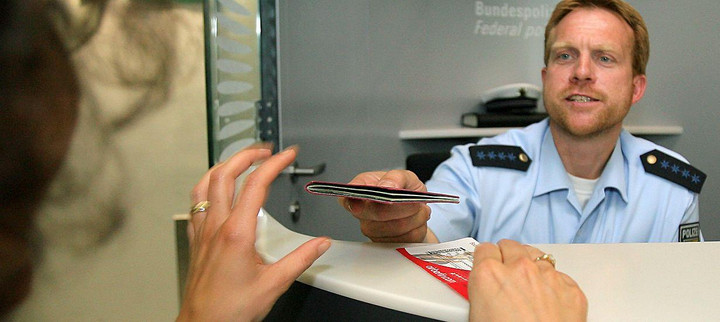 Đức tạm công nhận hộ chiếu mẫu mới của Việt Nam nhưng chưa cấp visa định cư - 1