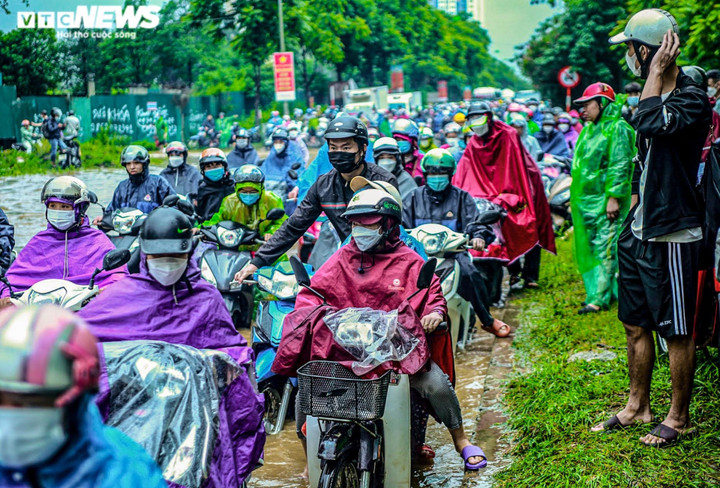 Thời tiết ngày 19/8: Mưa dông trải dài từ Bắc vào Nam - 1