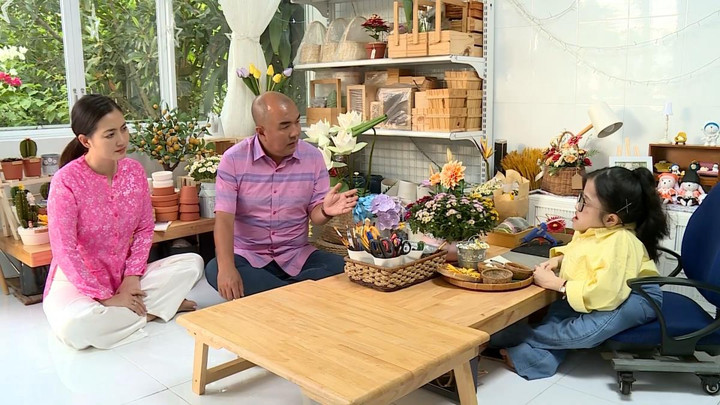 Cuộc sống phi thường của cô gái 'chỉ cần ho hay hắt xì cũng gãy xương' - 1