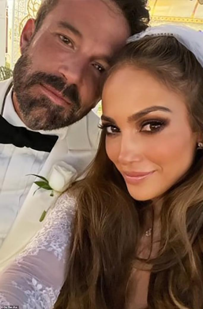 Đám cưới Jennifer Lopez và Ben Affleck ngập sắc trắng - 9
