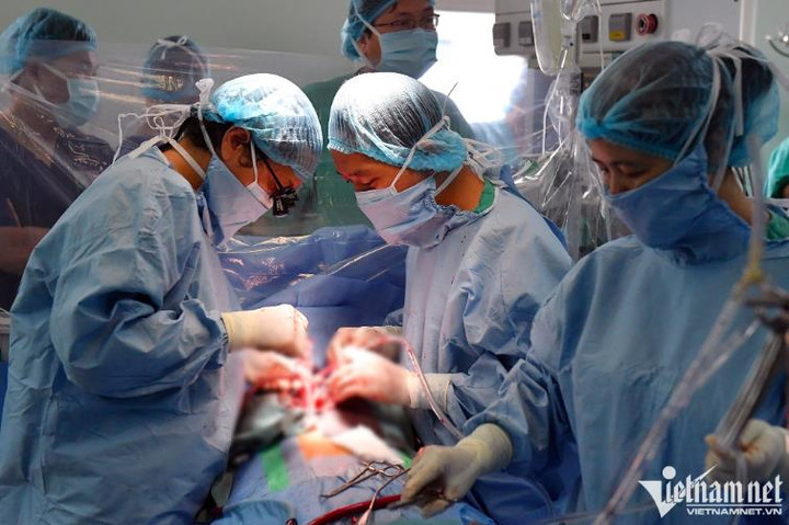 'Dao mổ giá rẻ trúng thầu phải rạch 3 lần mới đứt da, dao tốt chỉ cần 1 lần' - 2