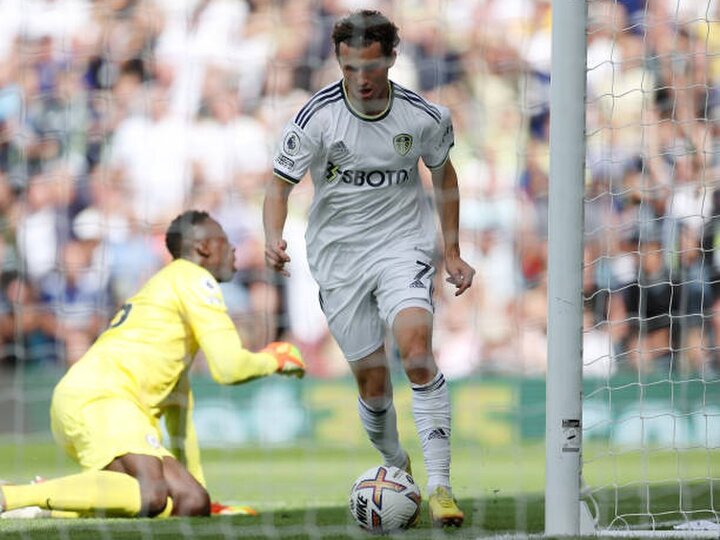 Thủ môn Mendy mắc sai lầm, Chelsea thua tan nát trước Leeds - 2