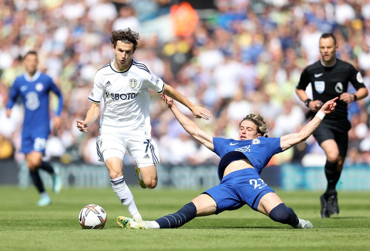 Thủ môn Mendy mắc sai lầm, Chelsea thua tan nát trước Leeds - 1