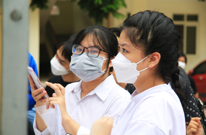 Lùi lịch nộp lệ phí đăng ký xét tuyển đại học - 1