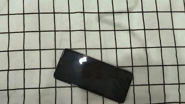 Thử nghiệm độ bền của Z Flip4: Gập mở liên tục 5 phút, nhúng nước - 2