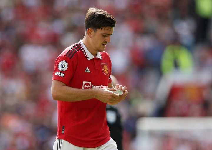 HLV Erik ten Hag có thể loại Maguire trước trận Man Utd vs Liverpool - 1