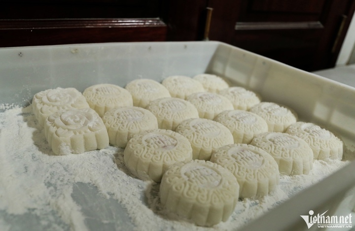 Bên trong lò bánh trung thu 60 năm tuổi ở Hà Nội - 10
