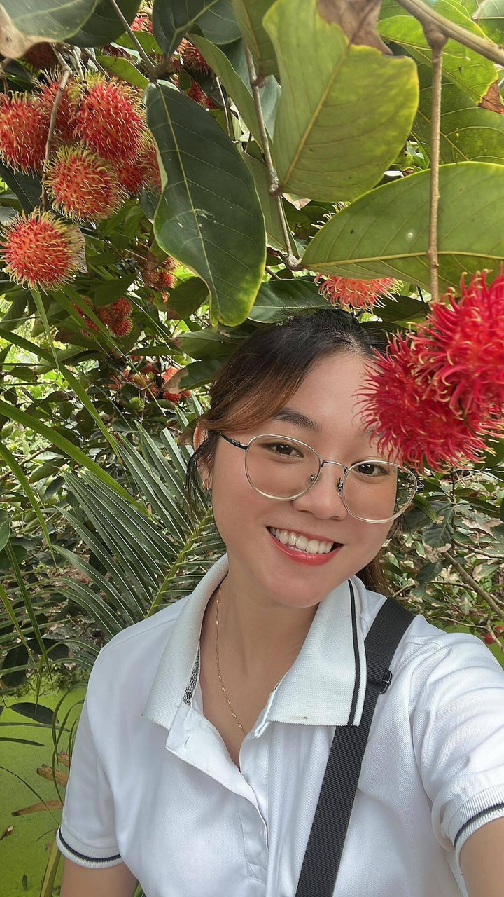 Ra đồng hái rau, bắt cá, 9x sở hữu clip triệu view trên Tiktok - 5