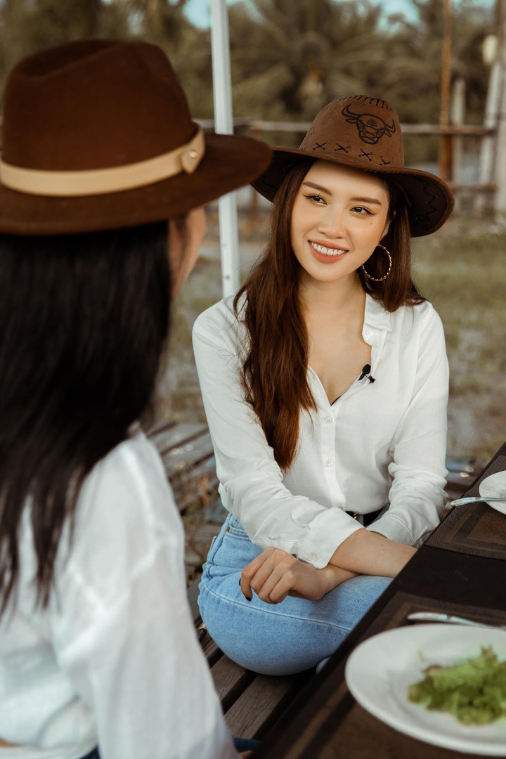 Thanh Thanh Huyền và Diệp Lâm Anh khỏe khoắn, quyến rũ trên lưng ngựa - 11