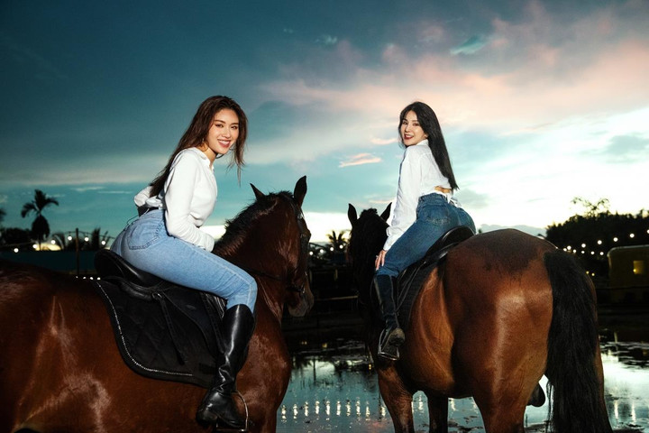 Thanh Thanh Huyền và Diệp Lâm Anh khỏe khoắn, quyến rũ trên lưng ngựa - 1