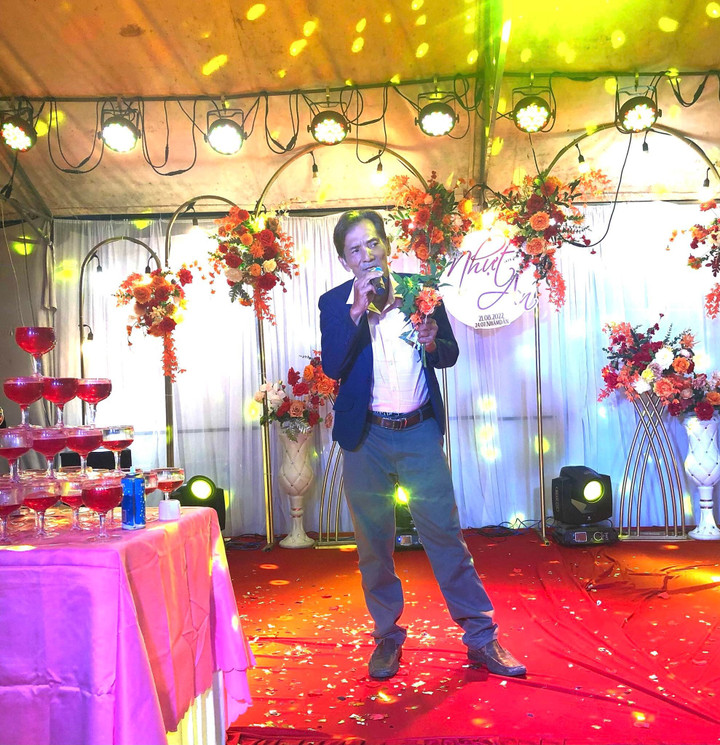 'Thương Tín đang chạy show đi hát, muốn làm đạo diễn phim' - 4