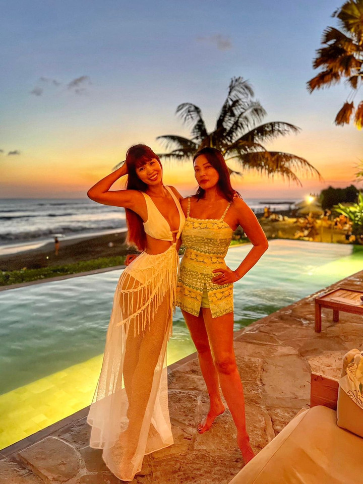 Sao Việt 24/8: Ngồi giữa đống hàng hiệu, Nathan Lee than thở 'không mua được gì' - 2