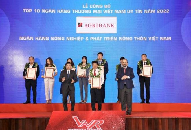 Agribank lọt Top 10 Ngân hàng thương mại Việt Nam uy tín 2022 - 1