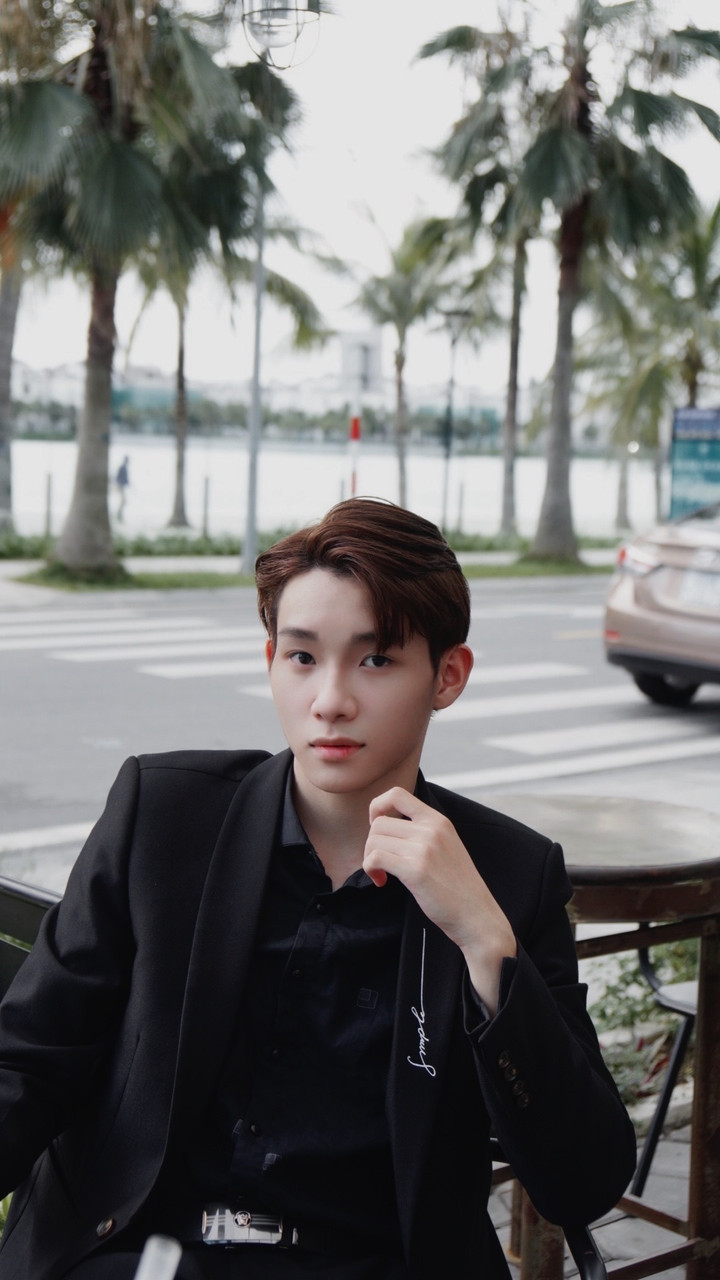 Nam sinh gây sốt với vẻ ngoài điển trai như tài tử - 7