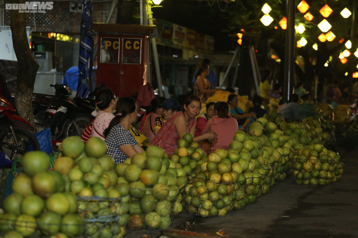 Ảnh: Mục sở thị dân cố đô Huế bán buôn sản vật tiến vua lúc nửa đêm - 9