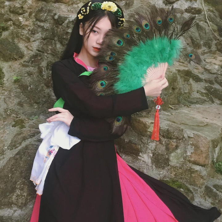 Mỹ nhân nóng bỏng đóng vai Quyên trong phim 'Đấu trí" là ai? - 6