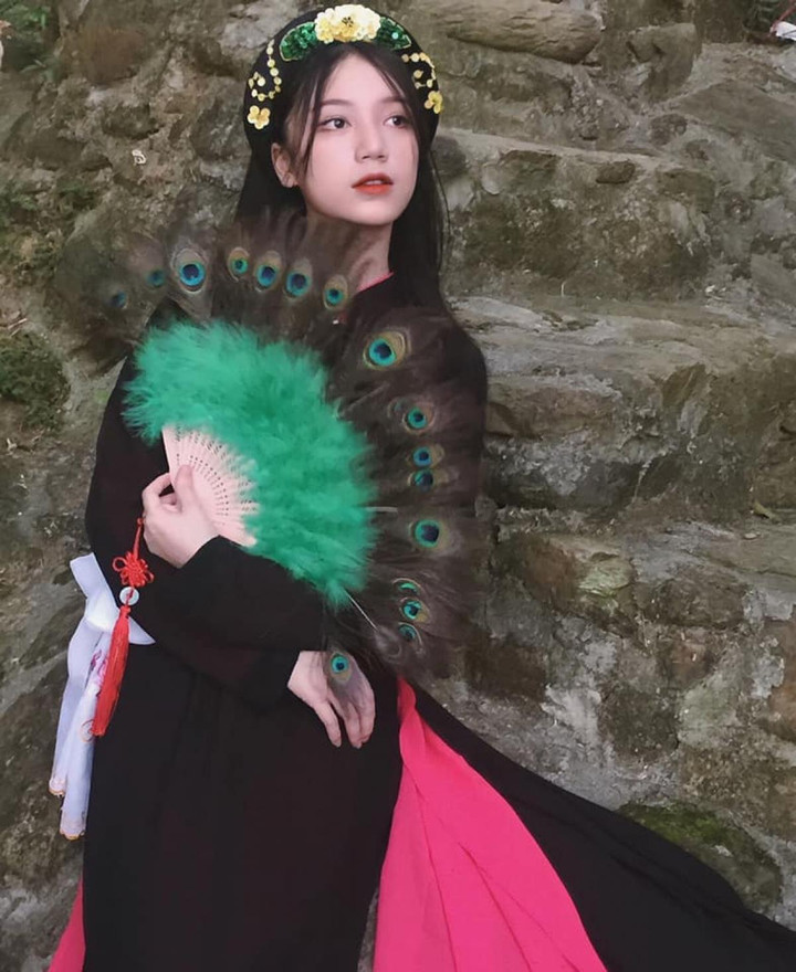 Mỹ nhân nóng bỏng đóng vai Quyên trong phim 'Đấu trí" là ai? - 8