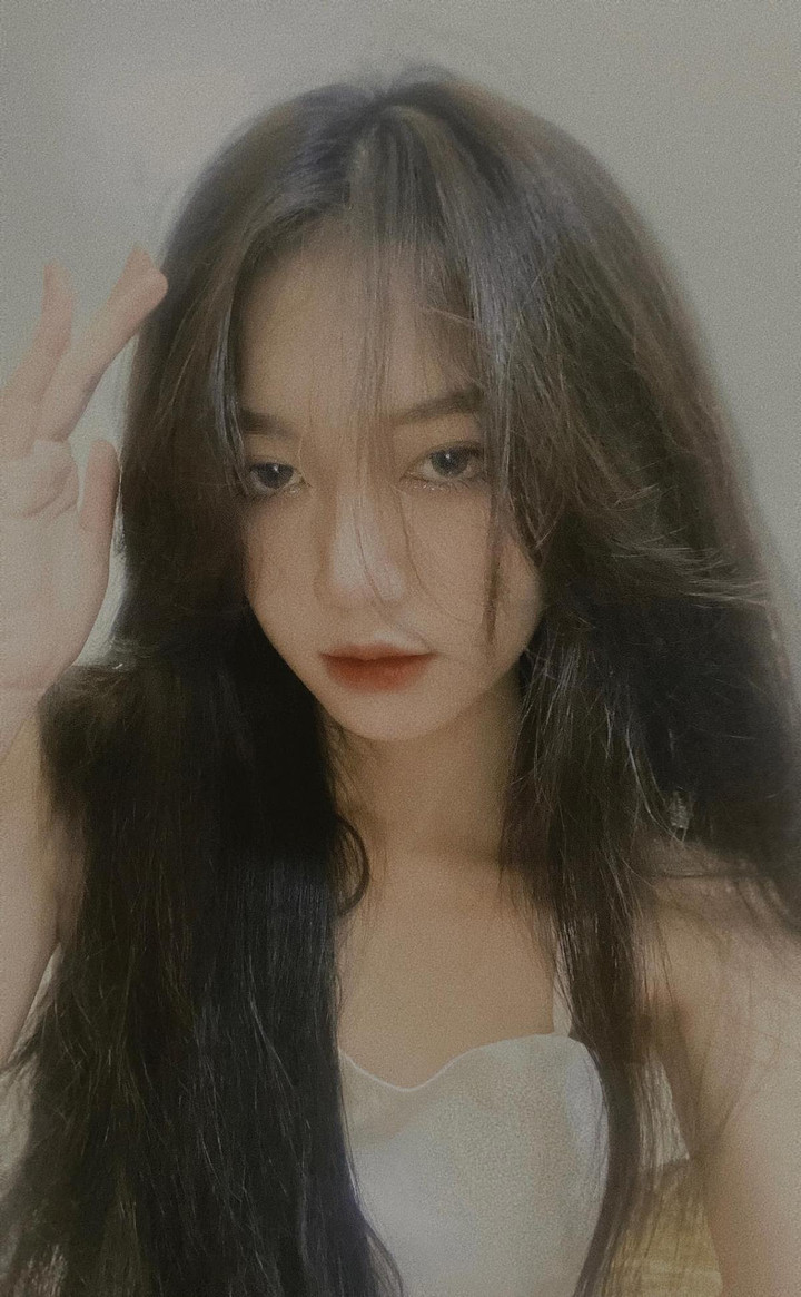 Mỹ nhân nóng bỏng đóng vai Quyên trong phim 'Đấu trí" là ai? - 9