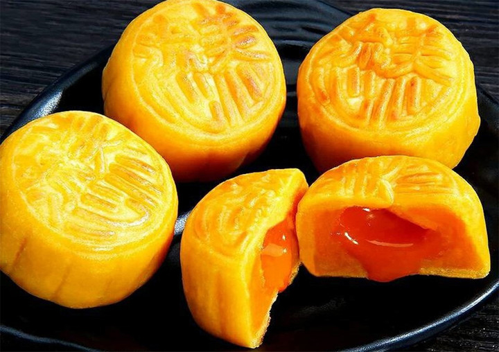 Cách làm bánh trung thu trứng muối tan chảy siêu dễ - 1