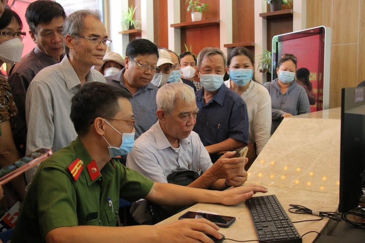 Thủ tục hành chính: TP.HCM mất 28 ngày, địa phương chỉ 30 phút - 1