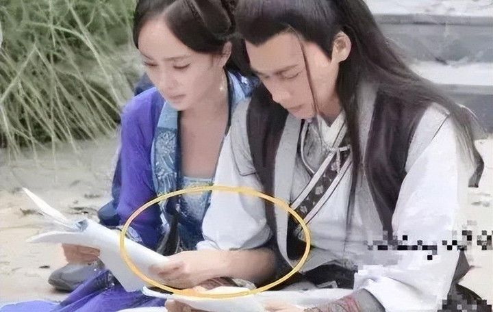 Xoa má đồng nghiệp nam, Dương Mịch bị chỉ trích là khiếm nhã - 5