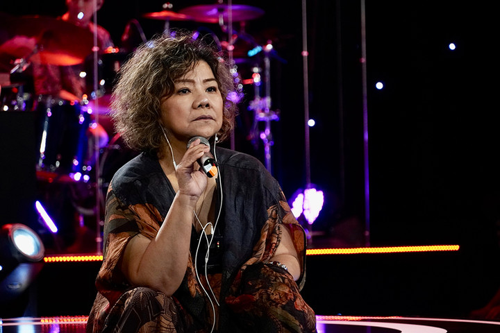 Gia đình can NS Thanh Hoa hát cùng Hòa Minzy: 'Bà 72 tuổi còn thất tình gì nữa' - 2