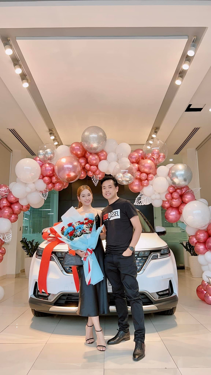 Sao Việt 26/8: NSƯT Trịnh Kim Chi diện áo tắm gợi cảm ở tuổi 51 - 5