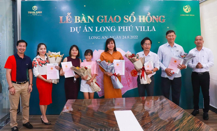 Trần Anh Group chính thức bàn giao sổ hồng dự án Long Phú Villa - 2