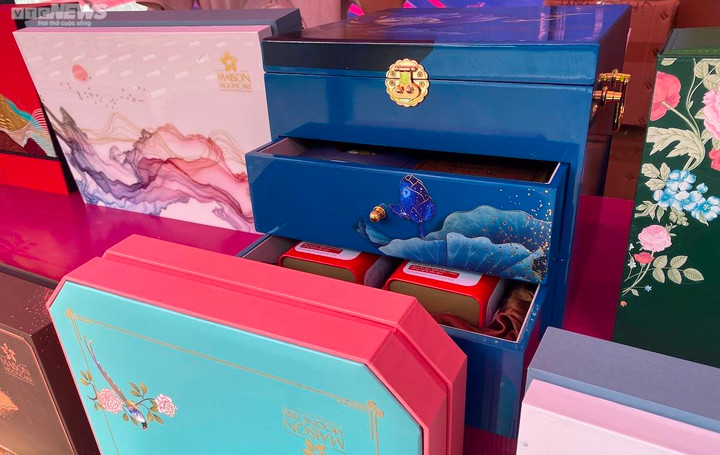 Dân thắt chặt chi tiêu, bánh trung thu vào mùa sớm vẫn ế ẩm - 9