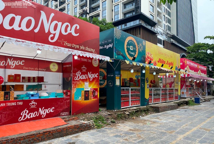 Dân thắt chặt chi tiêu, bánh trung thu vào mùa sớm vẫn ế ẩm - 1