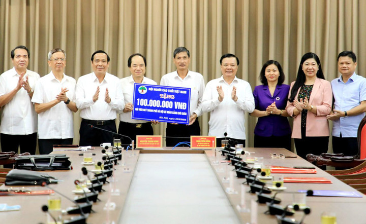 Bí thư Hà Nội: Sẽ nâng cao chất lượng chăm sóc, bảo vệ người cao tuổi Thủ đô - 4