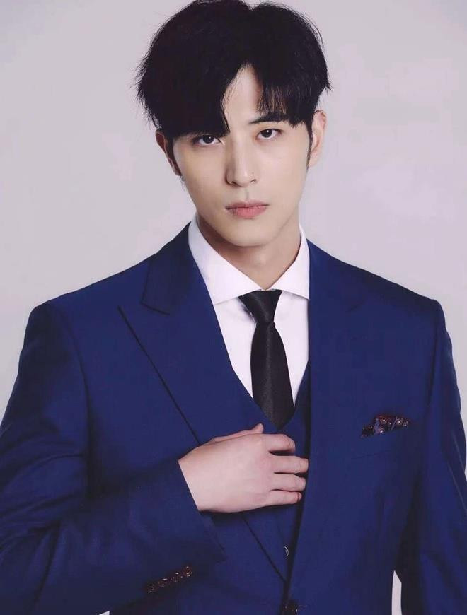 Mối tình tay ba của Cổ Lực Na Trát gây sóng gió trên mạng xã hội - 2