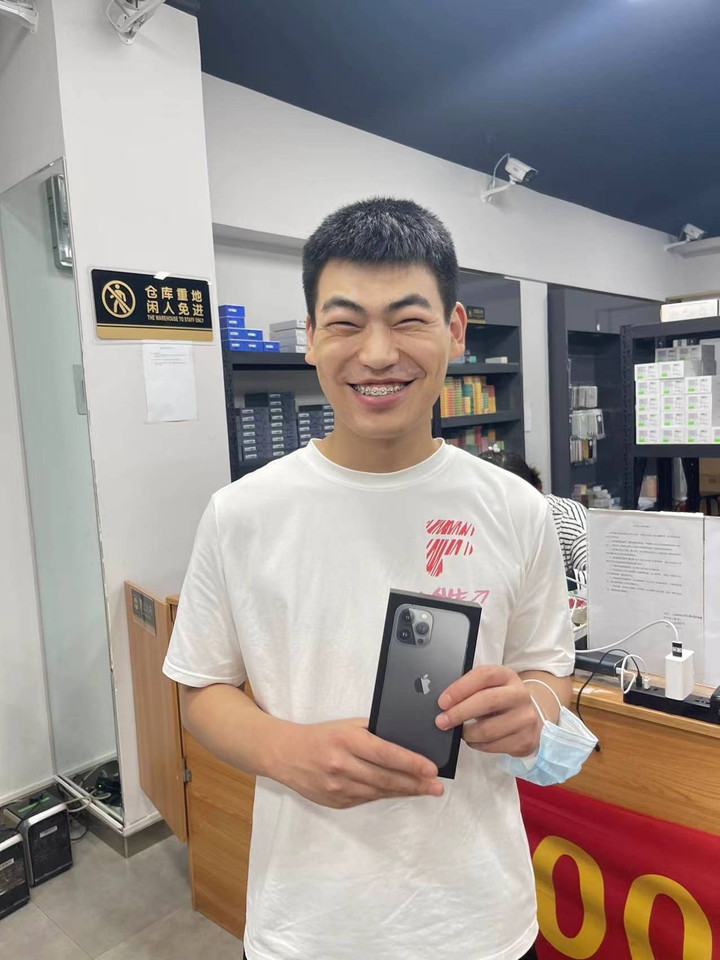 Em trai mặc váy hóa thiên thần trong ngày cưới của chị vì lý do đầy ‘xúc động’ - 3