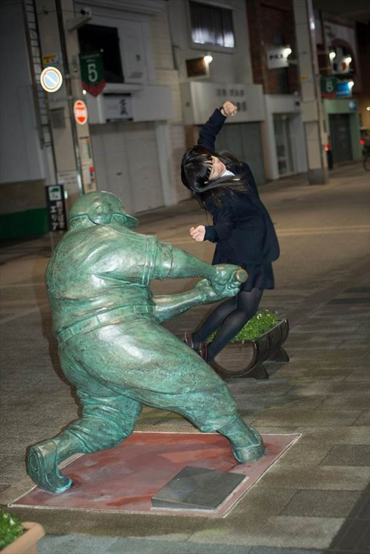 Loạt khoảnh khắc gây bối rối không biết đâu là tượng đâu là người - 6