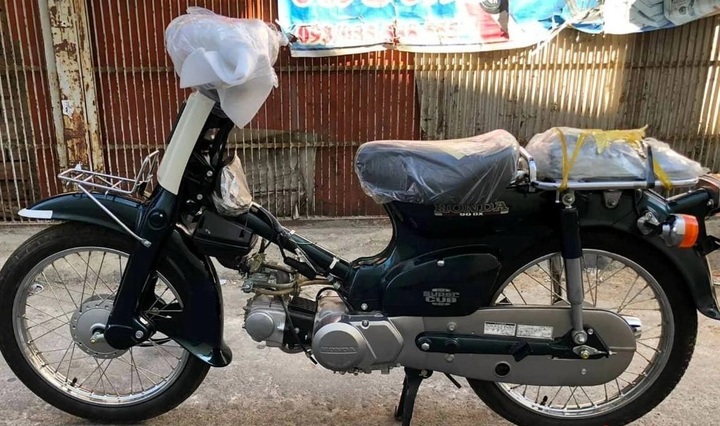 Hàng hiếm Honda Cub 81 25 năm tuổi chưa đổ xăng giá hơn nửa tỷ đồng - 1