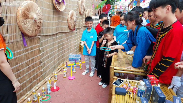 Chủ tịch nước dự 'Ngày hội tới trường' cùng 200 học sinh trường Hy Vọng - 9