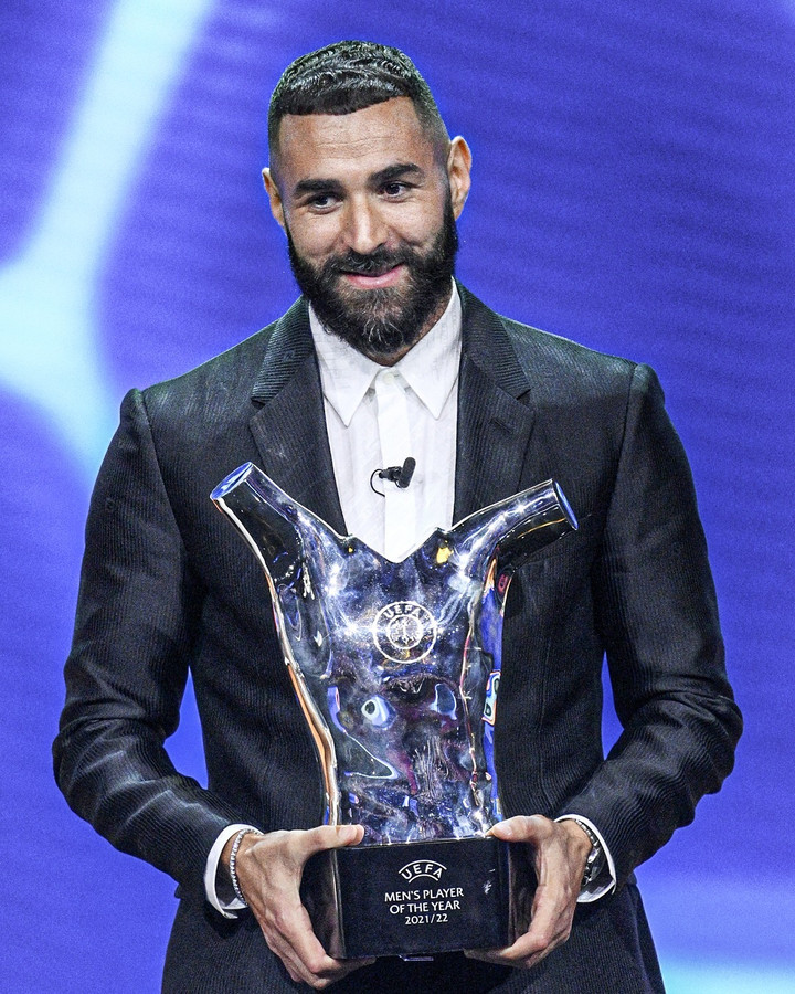 Karim Benzema giành giải Cầu thủ hay nhất năm của UEFA - 1