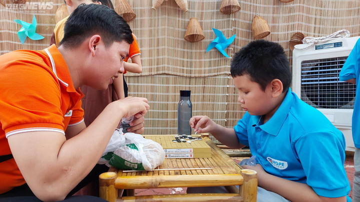 Chủ tịch nước dự 'Ngày hội tới trường' cùng 200 học sinh trường Hy Vọng - 8