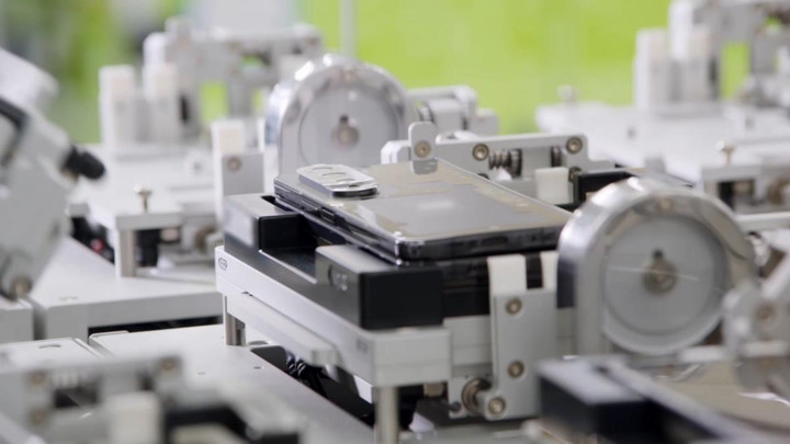 Cận cảnh quy trình sản xuất hiện đại của bộ đôi Samsung Galaxy Z thế hệ mới - 1