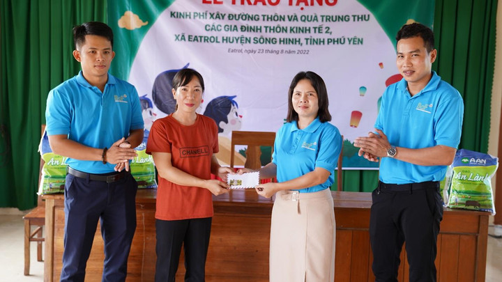 BaF trao tặng kinh phí xây đường nhân dịp Tết Trung thu tại Phú Yên - 1