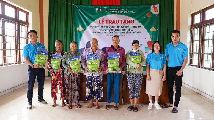 BaF trao tặng kinh phí xây đường nhân dịp Tết Trung thu tại Phú Yên - 2