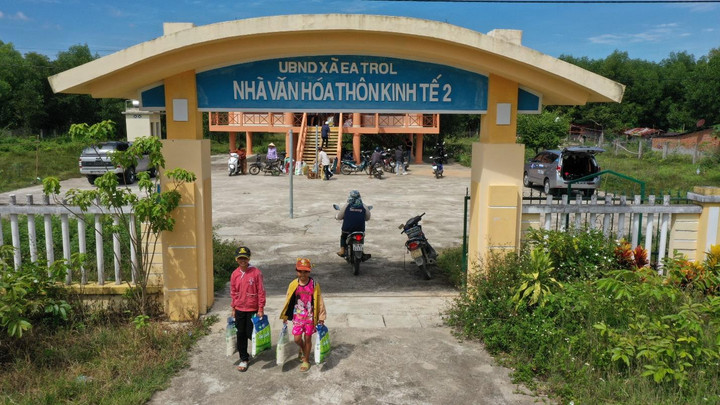 BaF trao tặng kinh phí xây đường nhân dịp Tết Trung thu tại Phú Yên - 3