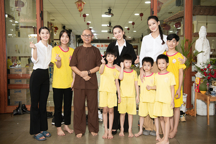 Top 3 Miss World Vietnam 2022 hoá thân thành những chị Hằng xinh đẹp - 6