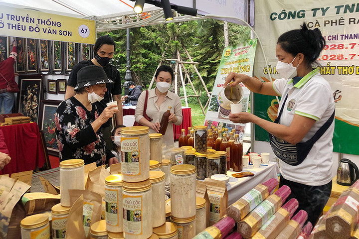 Hưởng ứng ngày 'Quyền của người tiêu dùng Việt Nam' tại Bộ Công Thương - 2